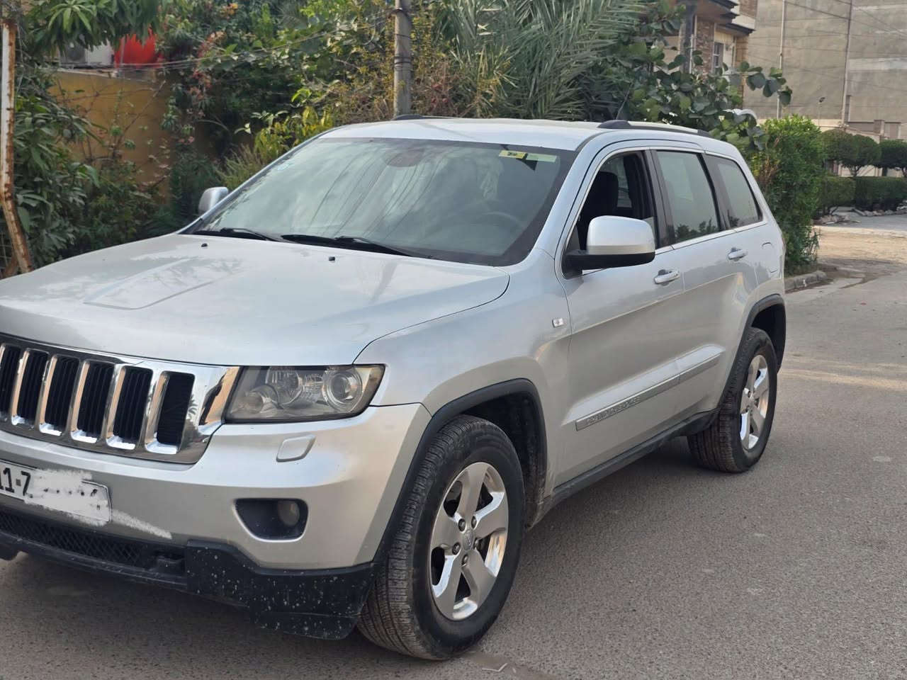 من رخصه الادمن
جيب لاريدوا موديل 2011 خليجي رقم بغداد بيها ضرر طخه بلجاملغ اليمنى ونصبغ على اثرها البنيد والجاملغ الايسر من اجل ترحيد اللون كما موضح بلتقرير السياره فور ويل  تحكم ستيرن مكان السياره بغداد الرصافه السعر 155
للتواصل الاتصال على الرقم ***********
