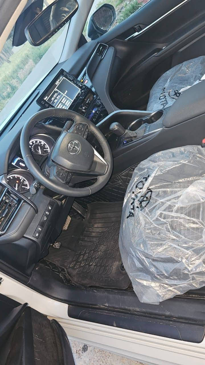 السلام عليكم ورحمة الله وبركاته
من رخصه الادمن عندي كامري وارد امريكي موديل 24 بغداد 
مواصفات se
فتحه سقف 
بصمه
كراسي جلد
كرسي كهرباء 
ستيرن كرسي تدفئه
حساسات اماميه و خلفيه 
شاشه
ايكو سبورت 
نور مل
مصابيح اماميه زنون 
اوتو هولد
اش اره بالمري 
ماشيه 3000
السيارة زيرو اللون مميز 
محرك 2500
تايرات رياضي 
صبغ جاملغ وقبغ جنطة لاغيرها والضربه ماواصله للشاصي وصور الحادث موضحه امامكم 
للاتصال ***********
