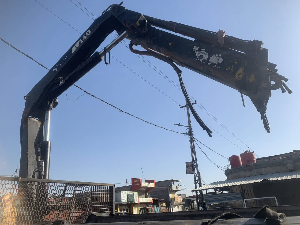 كرين حجم 6 طن 2 سلايت شرط الشغل السعر 45 وبي مجال ***********
