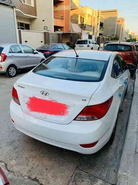 السلام عليكم اكسنت موديل ٢٠١٦ فول رقم انكليزي جديد هزه جديده كير ومحرك جديد تبريد ثلج ماشيه ٩٩ الف كامره وشاشة كار بلي محرك ١٦٠٠  فتحة سقف داخل جلد تفصال وارضيه وجنطه وادامة كامله شرط اذا تريد افتح وشوف بعينك السعر ١١٩ وبيه مجال للشراي والسونار مرفق مال المندلاوي مكانها بغداد حي الجهاد - رقم التلفون ***********
