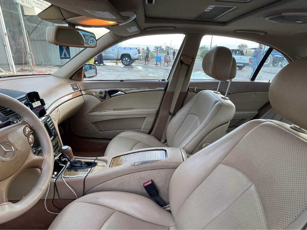مارسيدس 
حجمE350
211   موديل 2007
كير ومكينة ومجموعة خلفيه كلها مبدل جديد وارد يابان مع التفرعات 
تخم تاير وباتري جديد
سيارة صارف عليها كلش. هواوي وبالعافيه على اليخذها
تبريد منضومة جديدة سيارة بس دعاميات صبغ
بيها جراد براس البنيد 
بردات جانبية بلادي 
بردة خلفية 
ترحيب
زنونو جديد عالي ناصي
مكان السيارة بغداد 
للاستفسار 
***********
السعر 135 بغداد, العراق
