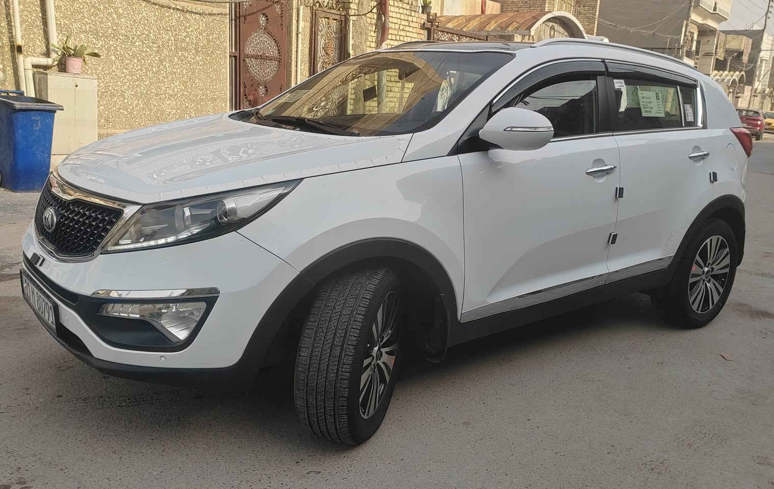 كيا سبورتج خليجي  2016  فول مواصفات عدى البصمة 
السياره مكفوله من الصبغ والضربه والتبديل حتى الدعاميات بدون صبغ 
محرك دوش 2000 ما مفتوح كير ما مفتوح  تبريد ثلج تخم تاير جديد حداديه جديده 
 كله السيارة ع وضع الشركه برغي ممفتوح. بيه
مواصفاتها. 
 
بنوراما 
محرك 2000 دوش 
كشنات جلد  
 فول تحكم ستيرن جهتين 
 بردة صندوق خلفية 
كامره 
حساس خلفي
 ويل 18
لايت لد 
بكلايت لد 
5 ويل كب 
مري شفط
  اشاير بالمري   
مخارج واكس يواس بي نضام ايكو 
نظام اي بي اس

رقم السياره بغداد الدولي الجديد باسمي وهزه جديدة مكان السياره بغداد
سعر السيارة  168 
للتواصل ***********
