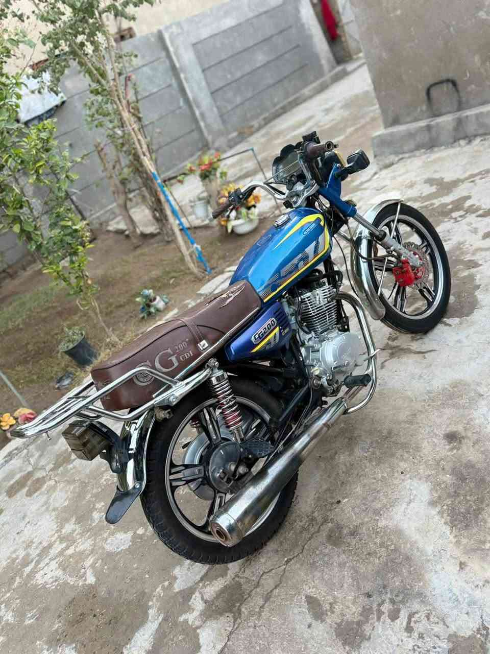 سلام عليكم دراجه سفانه موديل 42 دراجه مال جناي على يدي كهربايات كامله وراق كامله مكفوله كفاله عامه  ما نقصها شي  دراجه جديده  مكان  بابل محاويل السعر 600  وبيها مجال بسيط  شراي يتصل  ***********
