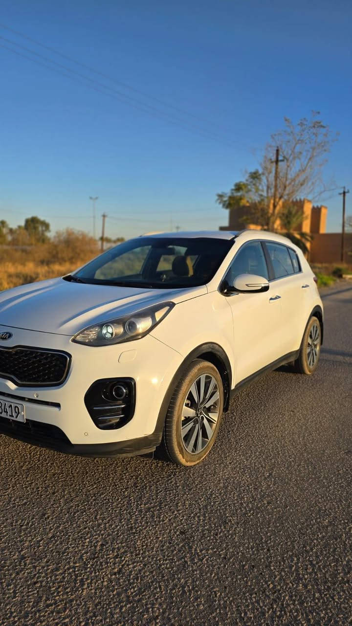 سلام عليكم
سبورتج ٢٠١٨ خليجي 
محرك ٢٠٠٠ دوش 
دواخل جلد و مخمل 
حساس امامي خلفي 
كامره خلفيه 
كرسي سائق نفخ 
مري شفط 
لايت زنون 
مكفوله من الصبغ 
فقط بارد بل جنطه و جاملغ امامي الايمن 
سعر ١٧٥ ورقه 
تواصل ***********
