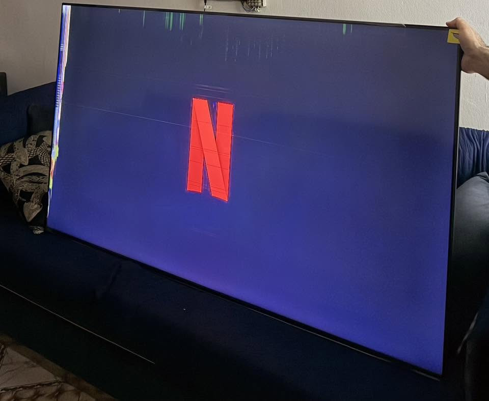 السلام عليكم بلازما هسنس قياس ٧٢  بيها خلل طرف الشاشة وخطوط ناعمة بوسط الشاشة متأثر عل مشاهدة سعرها ب ٣٠٠ وبيها مجال بسيط رغم سعرها الاصلي ٨٥٠ عنواني بعقوبة 
***********
