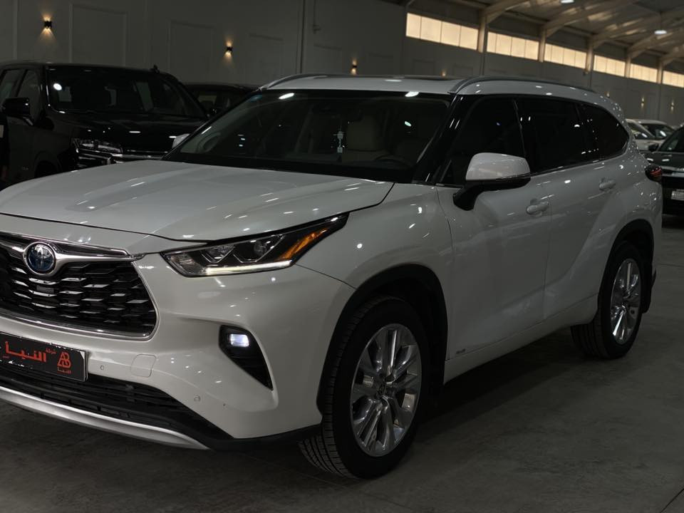 تويوتا هايلندر 2023 وارد أمريكي هايبرد
فئة لمتد فول 1/1 اعلى مواصفات ماشية 61 الف كيلو حقيقي حادثه جداً بسيط بيه حافة البنيد والدعامية ال الأمامية صبغ فقط وبيه بارد بسيط بدون ايرباك او دواخل وشرط الفحص ومحرك وكير كفالة عامة وشرط الفحص والسيارة رقم بغداد الجديد تحويل مباشر ثاني يوم 
السعر هو 35000$الف دولار او 350 
ورقة وبيه مجال وترهم بيع او مراوس مكاني هو بغداد ورقمي ***********
