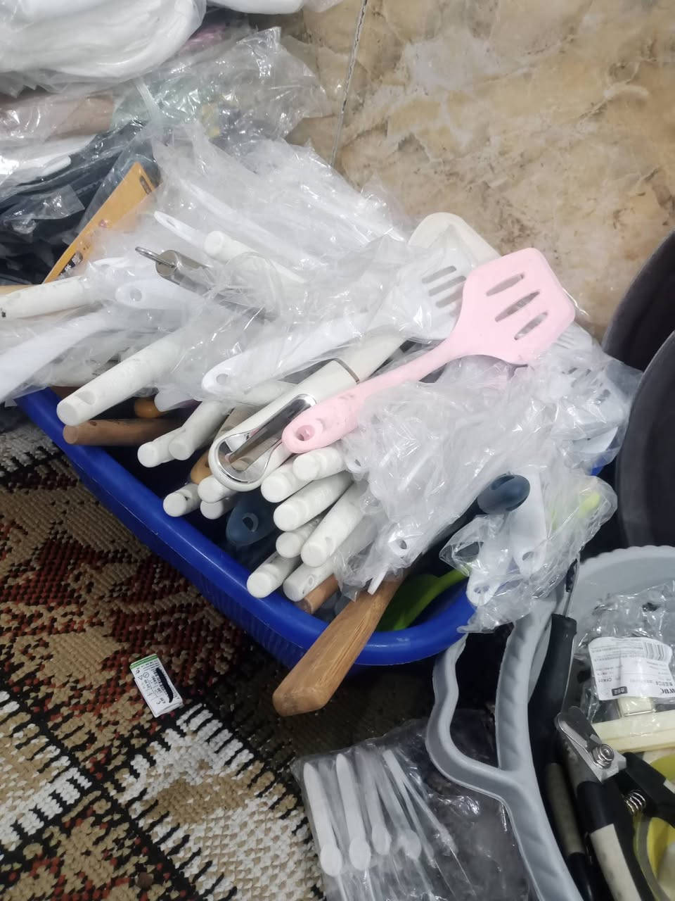 سلام عليكم رجعنه وياكم ب عرض مطبخي حلو و مناسب كل هاذا عرض 16 قطعه ب 5 الف فقط شرط كله اوربي اصلي
يوجد توصيل داخل كربلاء الف دينار فقط 
***********
