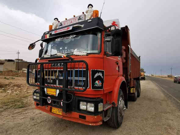 السلام عليكم فيات حجم 300 كير ومحرك الأصلي مجموعه وسط طخم تاير جديد بيها بدايه نفخ رقم نينوئ الماني مشروع وطني تبريد خير من الله دوشمه جديده السعر 115 وبيها مجال الاستفسار اكثر *********** مكان السياره موصل ناحيه تل عبطه
