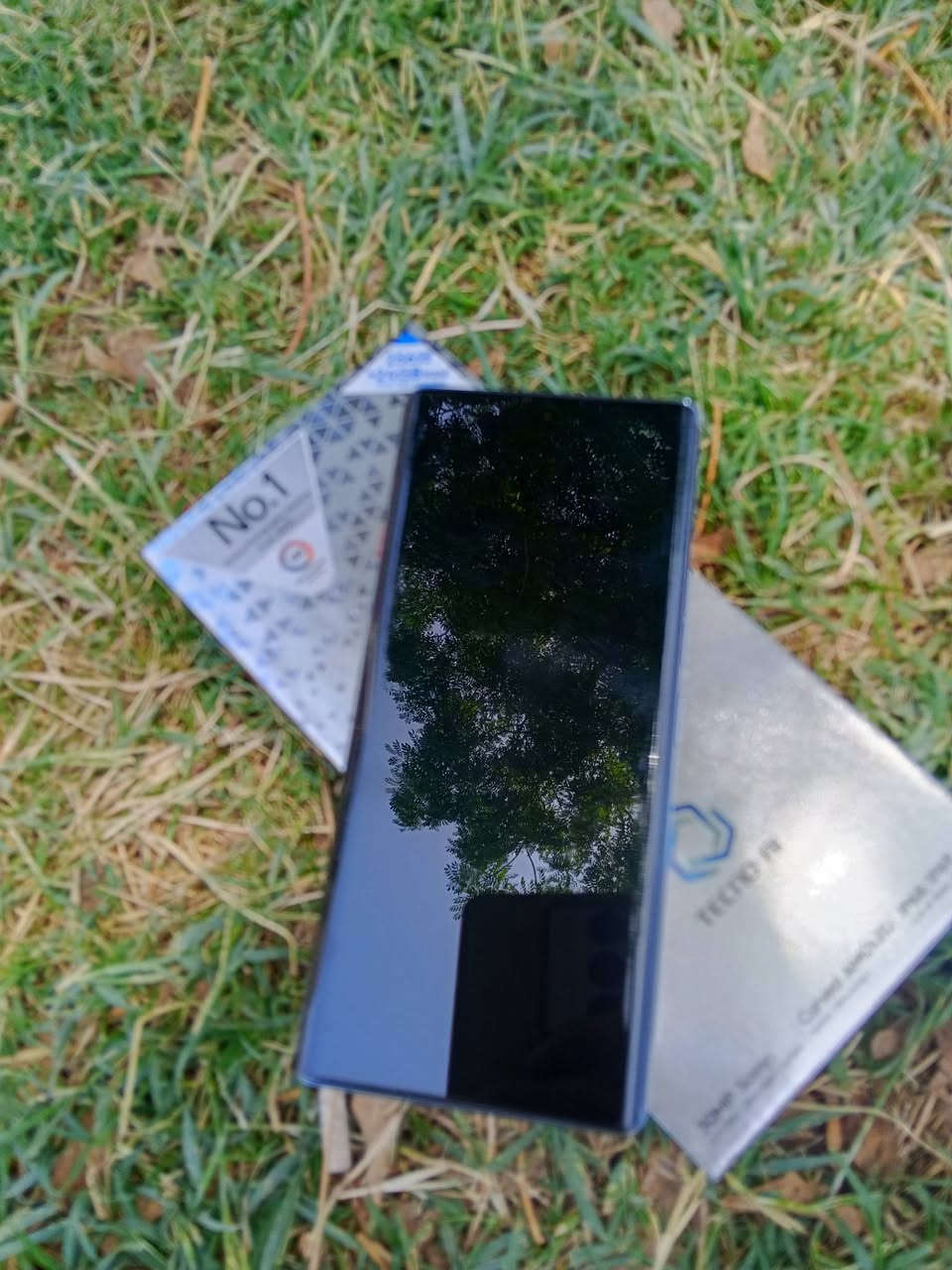 السلام عليكم كامون 40 برو 5G الجهاز نضيف 100% 100 مفتوح بس مامتخدم بالمحلات جاي ينباع ب435 اني ابيع ب380 وذا تريد توصيل داخل بغداد موجود ***********
