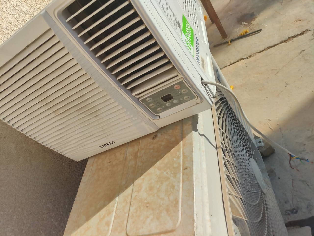 مكيف واحد طن انفيرتر تحكم امبيريه من ٢امبير ل٤
مكفول وعلفحص شرط ثلج ❄
ب٢٥٠بي مجال 
***********
بغداد يوسفيه
