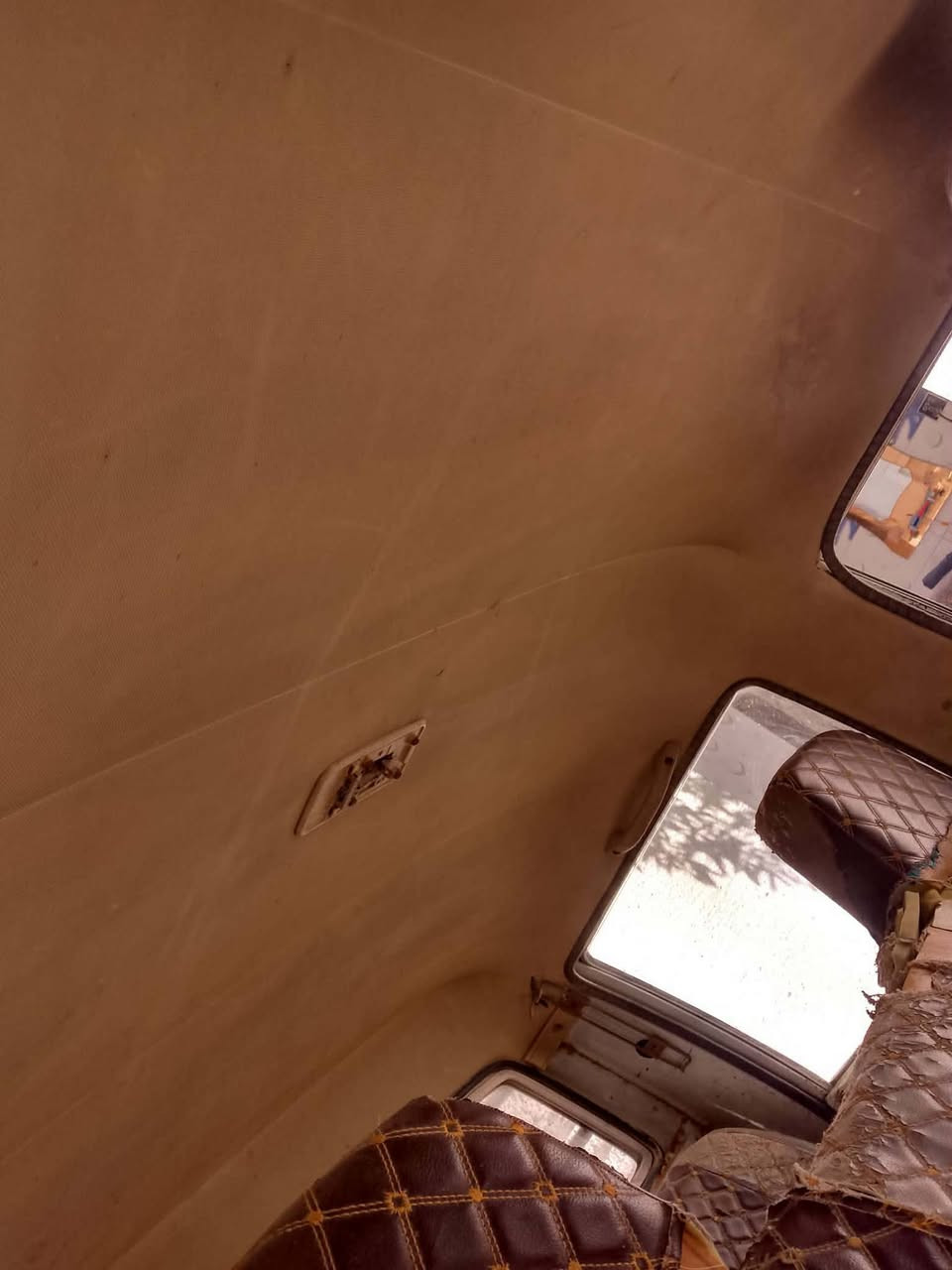 سلام عليكم للبيع بيكم تيوته سياره جاهزه تواير جدد كهربايات شغاله حداديه زينه رقم بغداد  بس راعيه ماواصله ابيع بدون راعي مكان ناصريه مركز الشراي يتصل ***********
