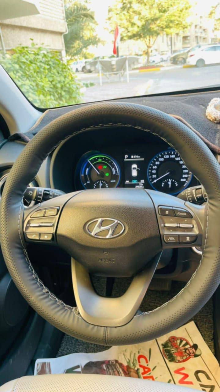 السلام عليكم هونداي كونا هايبرد فول مواصفات عدا الفتحه موديل ٢٣ ملشيه ٦٦ وارد كوري والسونار مرفق بالمنشور السعر ١٣٨ وبيه مجال محرك كير حداديه كفاله بدو شولصي ضرر بسيط بابجهه اليمن للبدنه الاماميه متواجد فيس واتساب اتصال ***********
