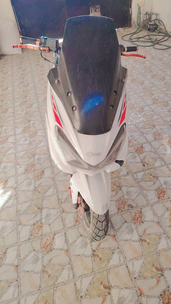 لبيع دراجه سترونك ما مفتوحه شغاله بس عوزعه ترتيب سعر ٤٠٠ وبيها مجال ستفسار *********** مكان ديوانيه مركزي
