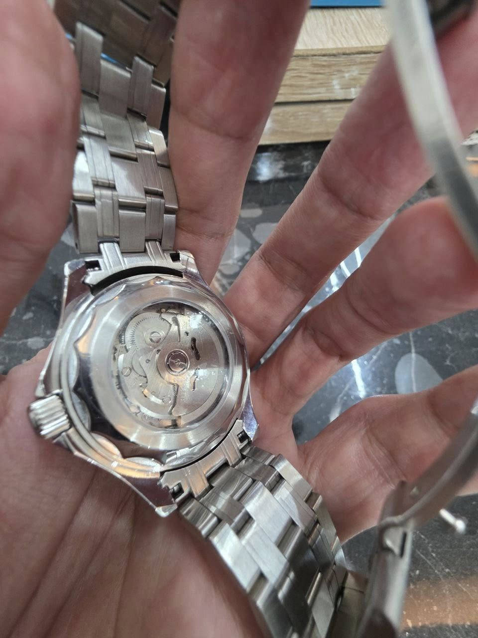 السلام عليكم.. روولكس دزاين الأوميگا سبمارين
المكينة ياباني اصلي 24 جوهرة
الكيس غواصين
الصور والفديو يحكم
السعر 125 الف
متوفر خدمة التوصيل 🚚


**إذا كنت صاحب هذا الإعلان وتريد حذفه لأي سبب، رجاءا أرسل رسالة إلى الدعم الفني**