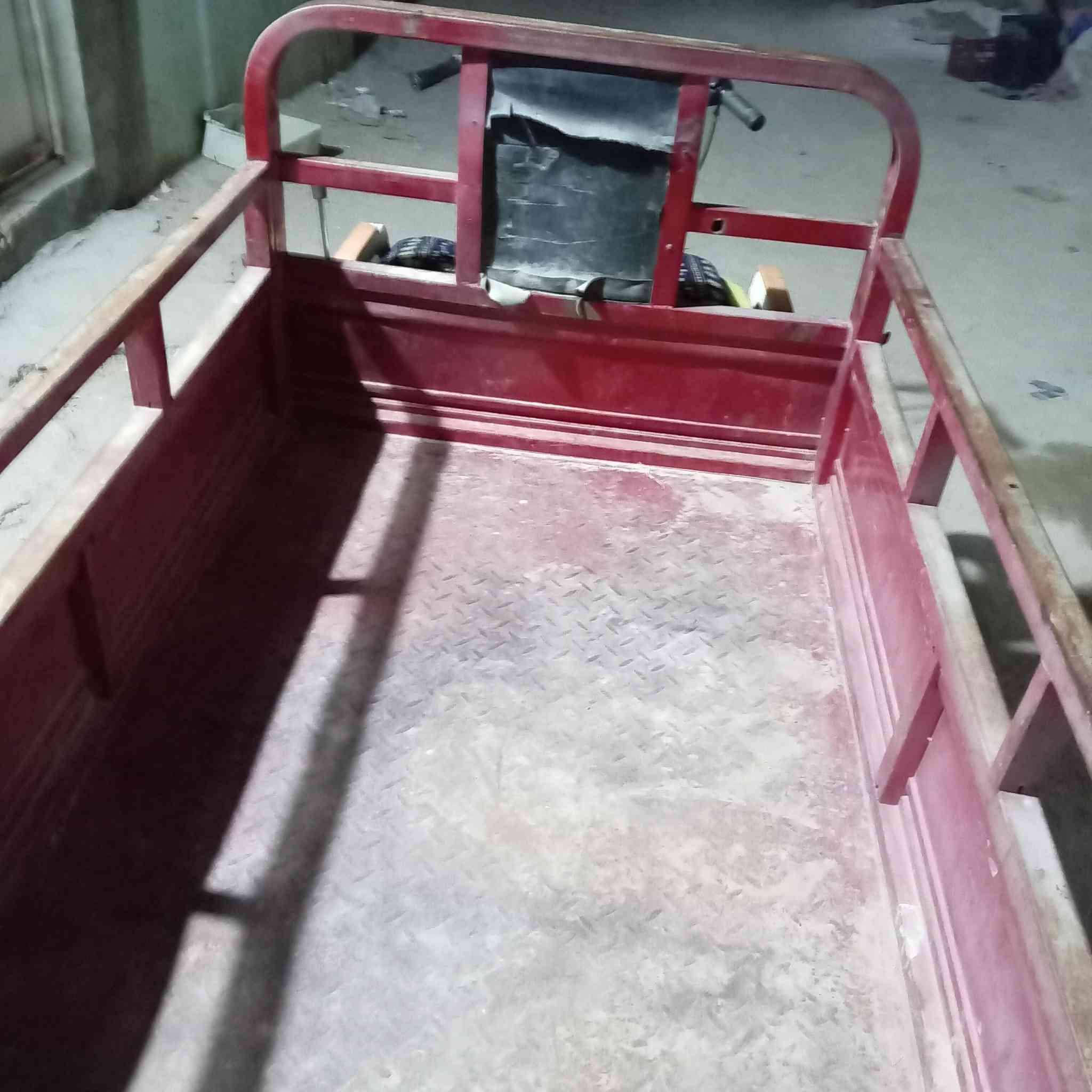 السلام عليكم ستوته مال معوقين مكينته موزه 110 الون احمر مكاني بل مطحنه مقابيل قريه الغدير ولسعر خاص اللاستفسار على هاذه لرقم ***********
