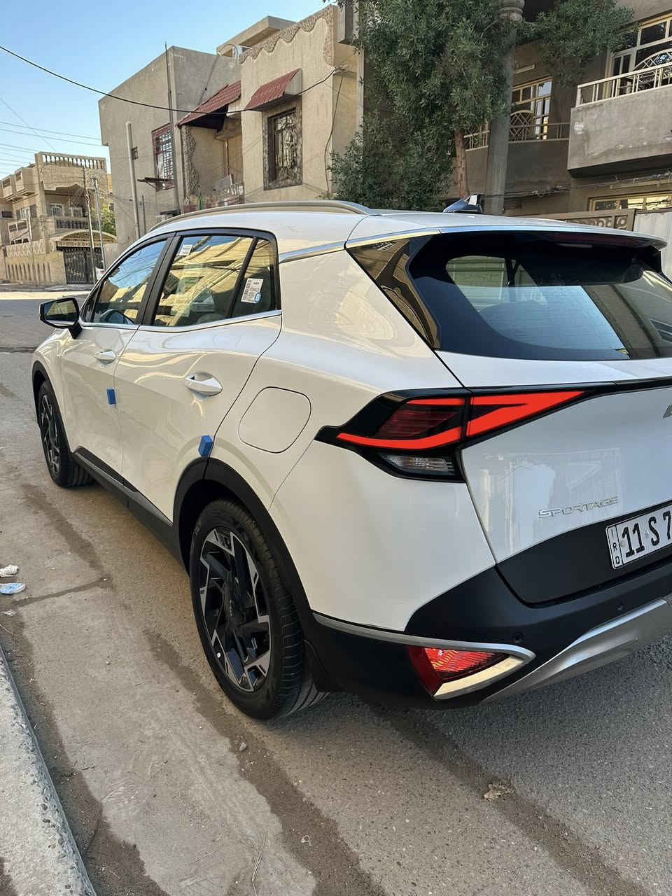كيا سبورتج خليجي وكالة شركة  
ام ضمان خمس سنوات 5موديل 2023
سيارة ماشي 53الف السياره مكفوله مواصفات السيارة
سويج بيه 2
مري شفط
اشاير بالمري
رادار جانبي هن بريك بصمة ￼
حساس خلفي
‏تبريد قطعتين  ￼
4 انظمة قيادة
ايكو
سبورت
منحدرات
عادي
نحكم ستيرن جهتين
مثبت سرعة
مكينة 2000 دوش  هزه ورقم جديد وبسمي 
السيارة جديدة ومناقصه اي شي ..الدهن تبديل يم الشركة
 ومكان السيارة بغداد اتصل عل واتساب وتدلل 
للاتصال ***********
