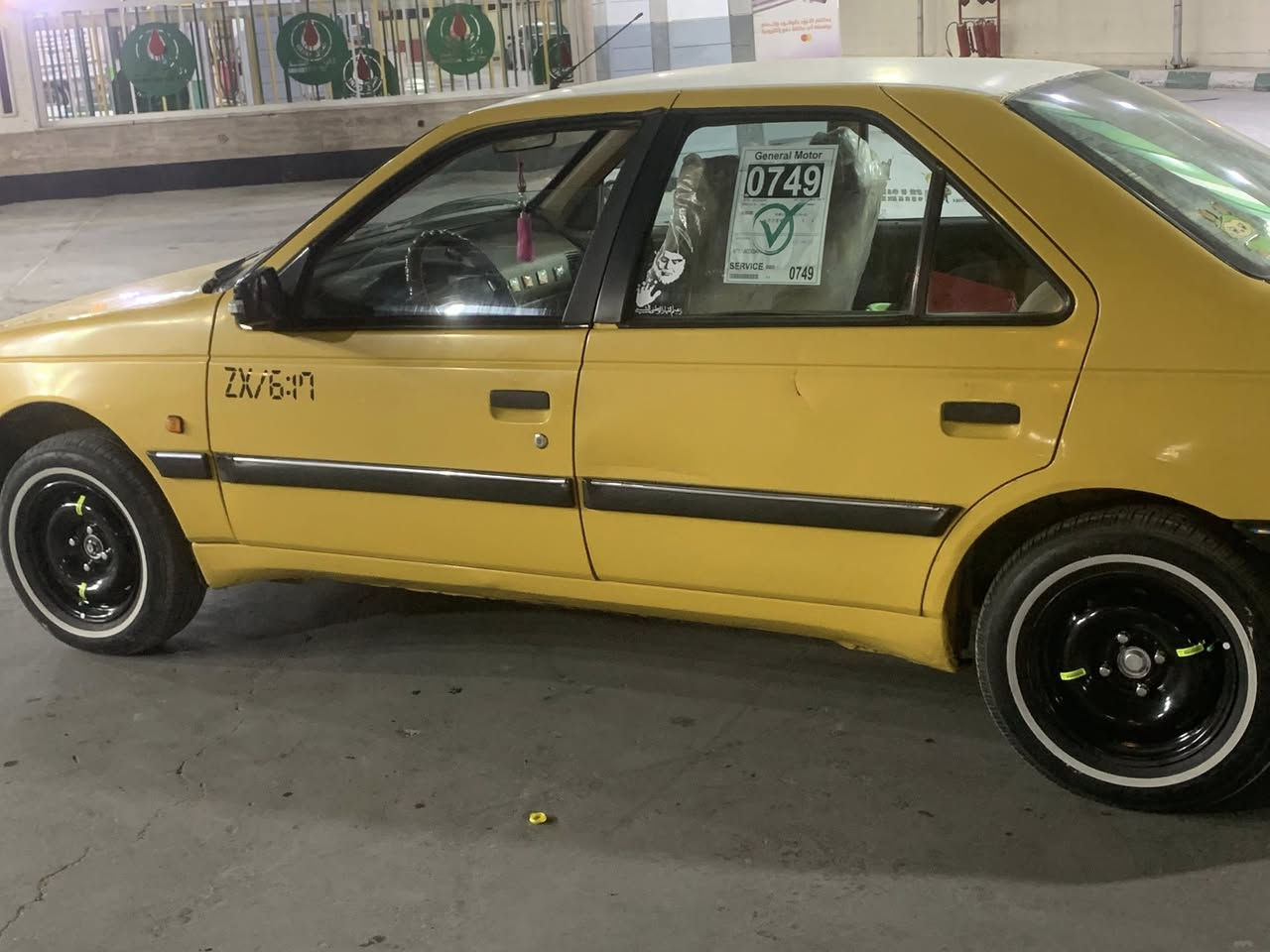 سلام عليكم ورحمة الله وبركاته 
سياره بيجو لميس موديل 13 
سياره جاهزه خير من الله 
مكينه وكير جدد
حداديه جديده
منضومة زنون 
شاشه وكامره 
سنتر لوك شغال 
كهربائيات كلها شغاله 
تخم تايرات جديد 
سياره خير من الله 
ترايها محترم جدا 
ملاحظة فقط (ضربه جاملغ الأمامي عكس السايق)
العنوان بغداد مدينة الصدر 
السعر 35 وبيها مجال للشراي وبلخدمه 
***********هـ
