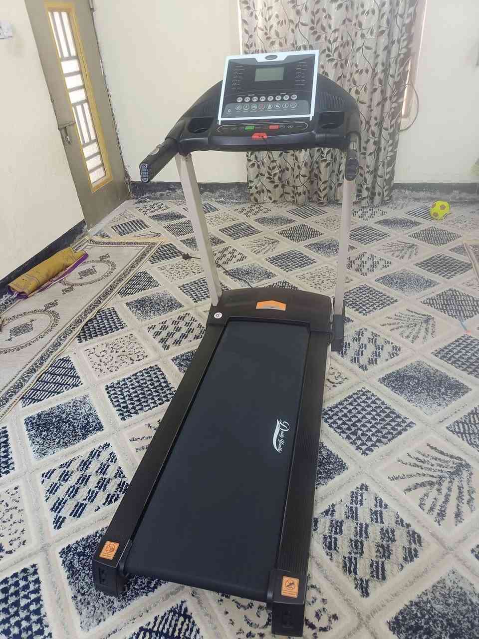 السلام عليكم
جهاز جري من شركة(Daily youth)  غني عن التعريف نظيف جدا جدا صار اربع اشهر من اخذته ب680 الف وهسه اريد ابيع سبب عدم التفرغ  . 

*جبلي
* بلوتوث (سماعتين)
* نظام قاعات نوع(DC) وليس(AC) نظام بيتي
* يتحمل وزن 150 حقيقي
السعر 560 الف مع وصل الضمان وبيه مجال قليل العنوان كربلاء حي العسكري قرب سوق العابد.
للاستفسار الاتصال على الرقم ***********
