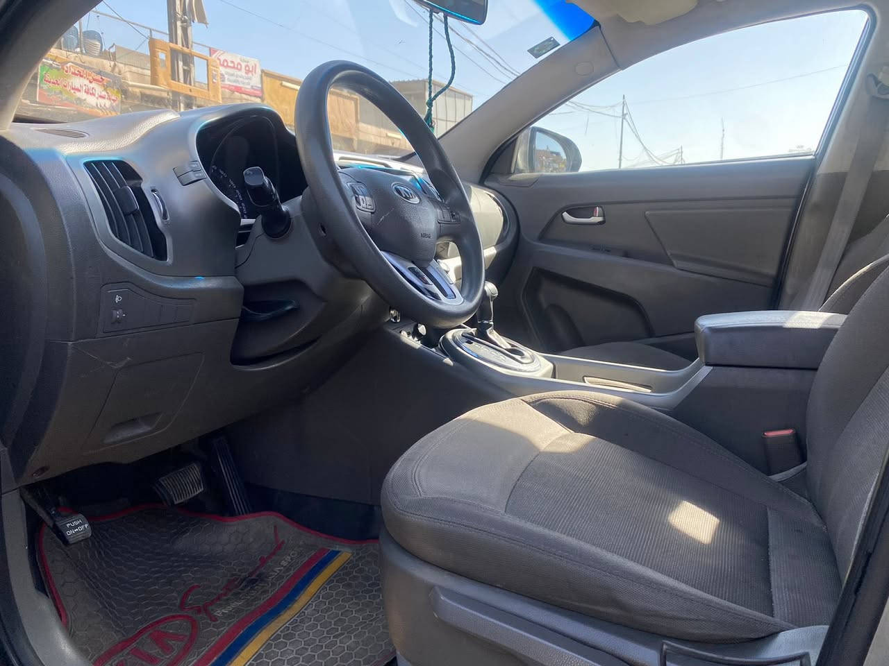 السلام عليكم كيا سبورتج 2014 رقم دولي باسمي تحويل بغداد سيارة صبغ عام صدر جديد تخم تاير المكان بغداد السعر 90 ورقة بيها مجال قليل مستعجل على بيعتها ***********
