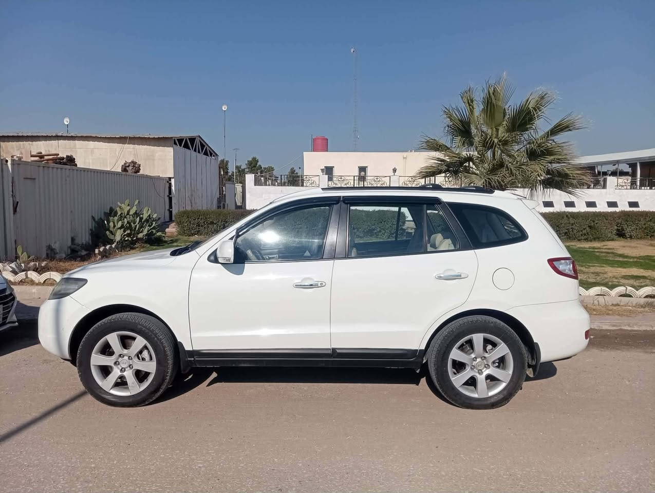 السلام عليكم سنتافي مديل 2008 فول واحد ع واحد عدا البصمه للإستفسار الاتصال على رقم ***********
