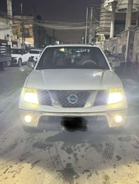 أسلام عليكم سيارة نيسان نيفارة 2012  السيارة جديدة مماشية هواي  مكان ا...