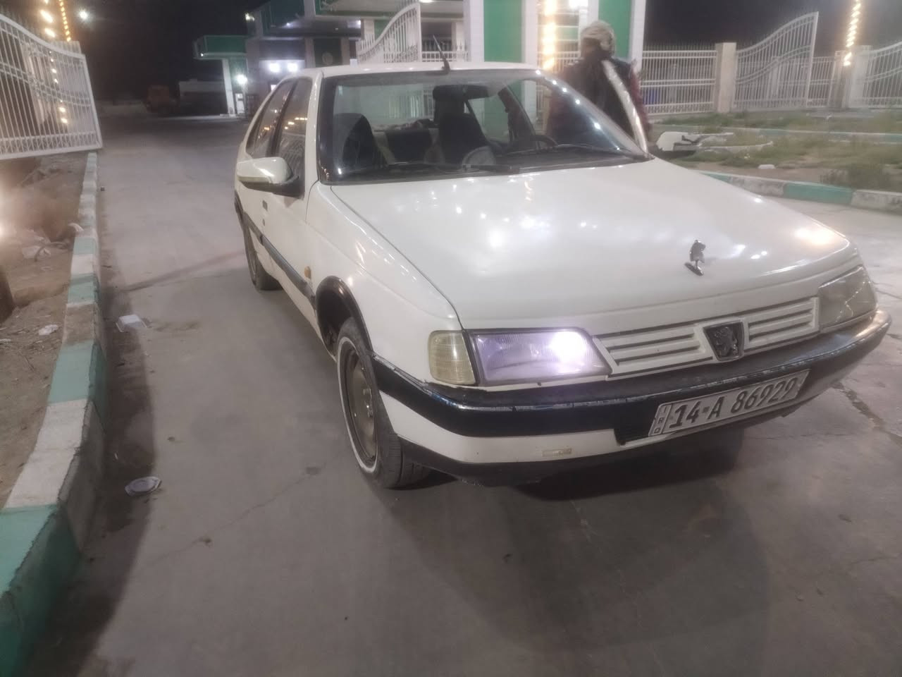 السلام عليكم ورحمة الله البيع بيجو فرنسي ٤٠٥ مكينه وكير جديدات حداديه جديده كهربايات شغاله تخم تاير جديد باتري جديد سياره ما مكفوله تبريد شغال دولي بسمنه تحويل كبل سنويه عضم مجدد ٢٨ السعر 26ورقه مكان السياره الدوانيه قضاه الشاميه رقم المبايل ***********
