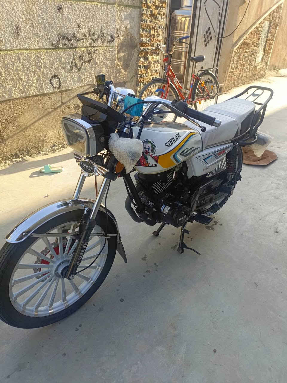 سلام عليكم دراجة سيفان25 للبيع سعر خاص لاتصال *********** مكان بعقوبة تقاطع سادة
