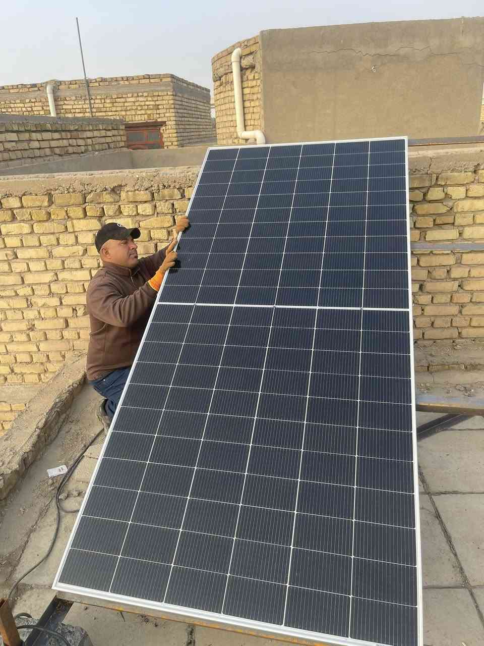 تم بحمد الله إنجاز تنصيب منظومة طاقة شمسية جديدة في مدينة الناصرية وفق المواصفات الفنية المعتمدة،
للاستفسار مراسلة الصفحة او الاتصال 
***********
#مكتب_الساير_للطاقة_الشمسية
