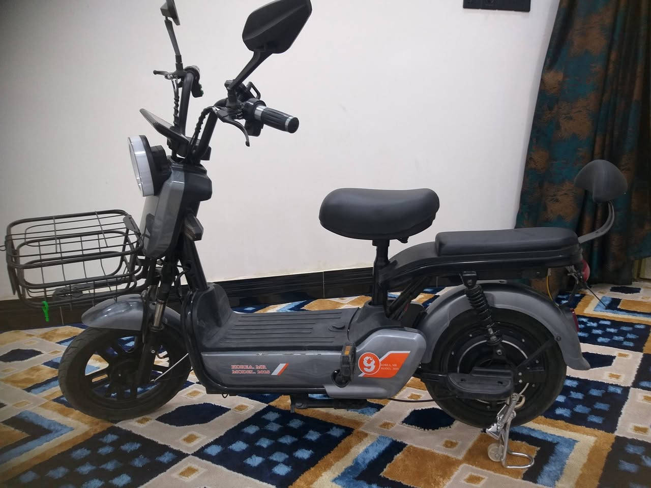 سلام عليكم دراجه شحن للبيع جديده وكيل صار شهر من مشتريه .السعر 350 بيه مجال...***********
