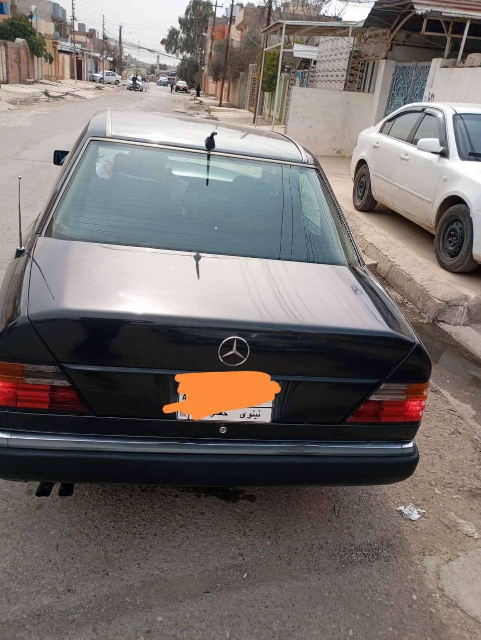 مرسيدس دب م 92 لون اسود مكينه ديزل 5 بستن رقم مسطره باسمي السعر قفل قفل 55 ورقه الاتصال ***********
