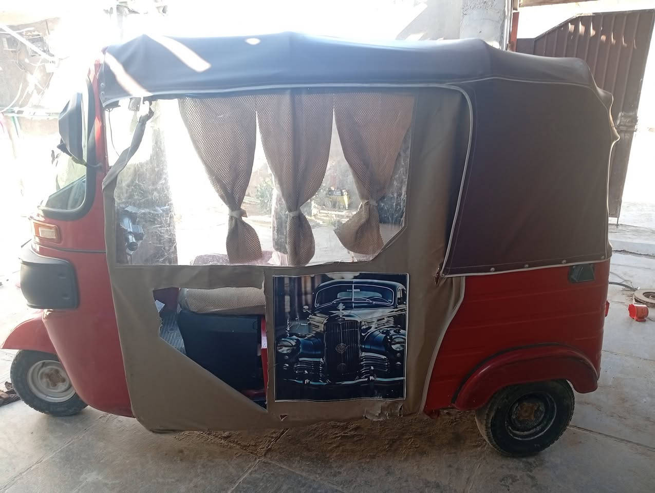 السلام عليكم
تكتك 18رقم و سنويه  واسط باسمي تكتك كامله  كبل للشارع بيها ضربه بسيطه بصفحه واضحه بصوره السعر 4وونص و بيها مجال للشراي العنوان الكوت الوافدين  للاستفسار الاتصال ***********
