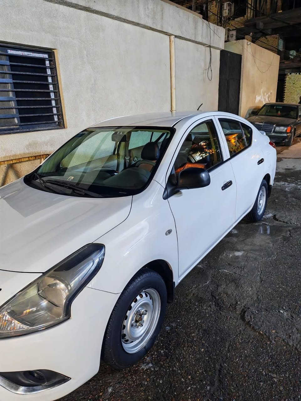 نيسان صني هندي ٢٠٢٢ للبيع سياره كفاله كير ومكينه صدر بيها فقط بارد ٣ أماكن  بدون صبغ ولا ضربه ولا معجون كفاله فقط بارد بيها بصمه السياره وتشغيل بصمه وتشغيل عن بعد وشاشه وجلد ارضيه وكشنات وسماعات خلفيه  ونضام ذكي تخم تاير جديد رقم بغداد الجديد باسمي ثاني يوم تحويل مكاني بغداد شارع حيفا ***********  السعر ١١٢ بيها مجال قليل
