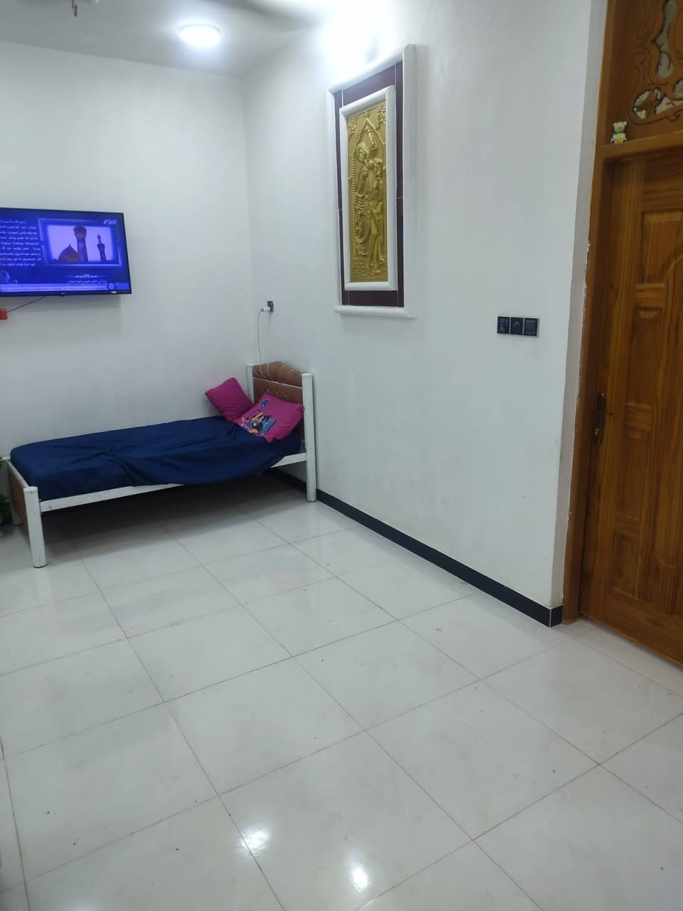 بيت للبيع 🏠بناء حديث مساحته 120متر 

طابو زراعي سند  25 واجهه 8

يحتوي على  3غرف نوم وكنيدور واستقبال ومطبخ وصحيات 

الموقع  🌏 شارع80خلف بانزيخانا الاضواء بااربع افرع 

الاستفسار الإتصال بالرقم  ‎***********متوفر واتساب
