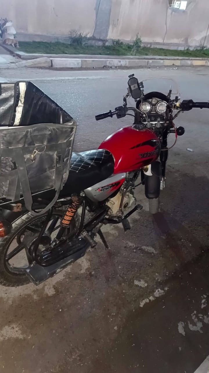 بوكسر للبيع موديل ٢٢ مرقم انكليزي دراجه نقصها شغلات بسيطه مثل درع أو صفاحيه بيها خيط خفيف كلش
السعر 1700 
*********** 
واتساب فقط .
 بوكسر للبيع موديل ٢٢ مرقم انكليزي دراجه نقصها شغلات بسيطه مثل درع أو صفاحيه بيها خيط خفيف كلش
