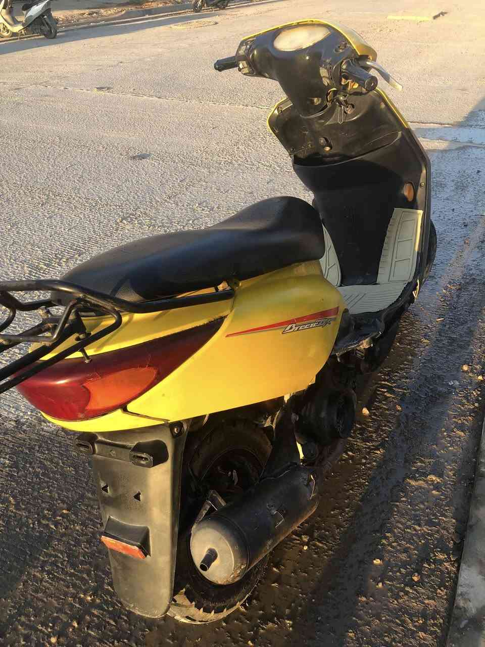 دراجة بريز  دراجة كاملة من كلشي ونظيفة اروح بيهه لغشلي وارجع
مكينة فول ونظافة مثل ماتشوفون كهربائيات كاملة من كلشي بك لايت تجي تفحص 
٣٥٠ وبيهه مجال 
حلة شارع المهندسين


**إذا كنت صاحب هذا الإعلان وتريد حذفه لأي سبب، رجاءا أرسل رسالة إلى الدعم الفني**