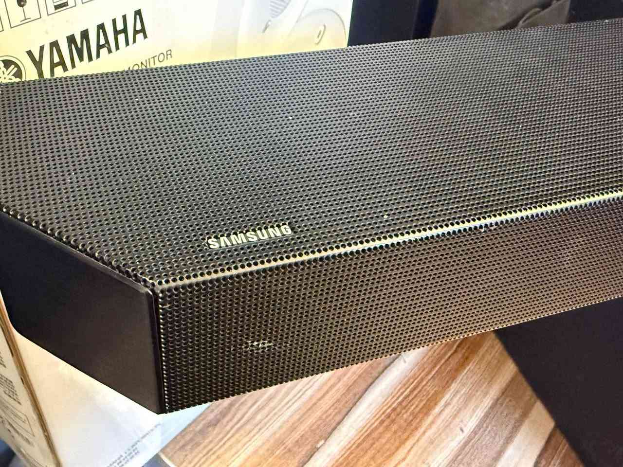 ساوند بار سامسونج ، 
عدد القنوات 3.1 يدعم دولبي اوتمس 
بلوتوث و HD و اوبتكال 
* بدون محولة 
* الجهاز لا يعمل يكتب على الشاشة usb connect  فقط 
و من اربط usb  يكتب updateing  بعدين NOdata 
ينباع فحم ،
السعر ٥٠ الف نهائي غير قابل للعمله رجاء


**إذا كنت صاحب هذا الإعلان وتريد حذفه لأي سبب، رجاءا أرسل رسالة إلى الدعم الفني**