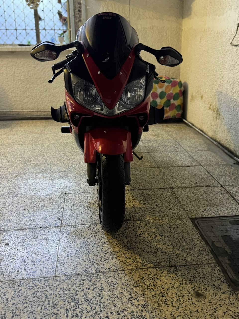 السلام عليكم أمّ فور أي للبيع
مكينه 600
موديل 2004
مكفوله كفاله عامه أي نقص ما بيها
السعر (30$) ورقة 
الرقم ***********
