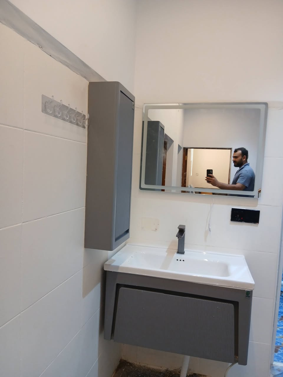 السلام عليكم تأسيس صحيات عامه ماء ومجاري تقطير سبالت بنضام حديث جزء من عملي للاستفسار 
***********
