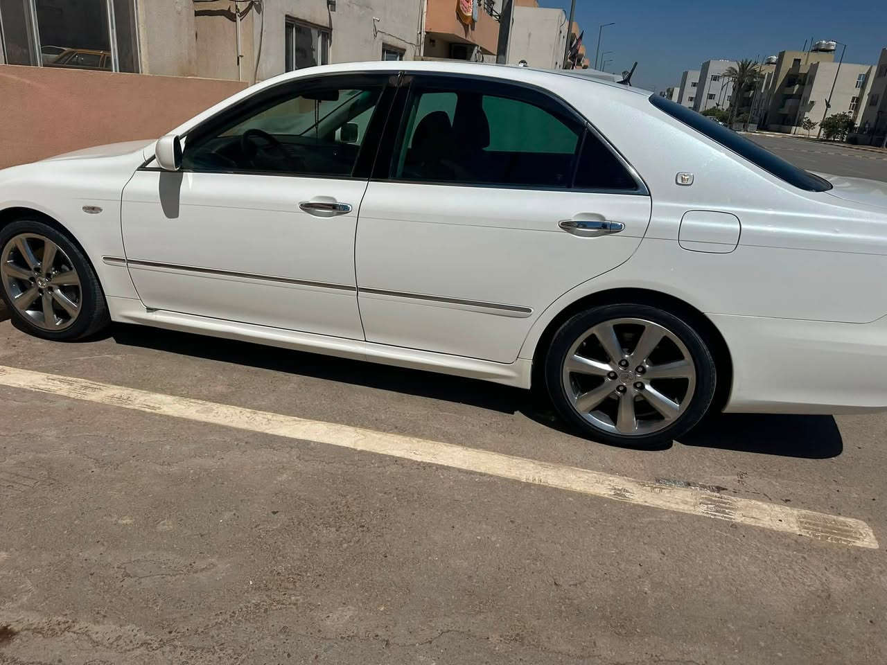 شاهينة 2007
شاصي 84 
فول مواصفات جديدة 
ومكفولة من كل شي 
تحويل مباشرة باي مكان
السيارة جاهزة بدون نقص
بدون صرف بانزين 
السعر 160 
تواجد بغداد 
الاتصال ***********
