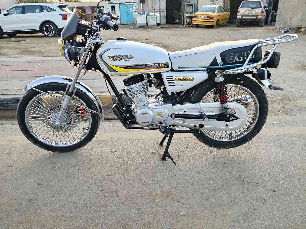 للبيع تايكر 24اوراق 5 سكنر
مكان واسط الحرار السعر 600وبيها مجال 
***********
