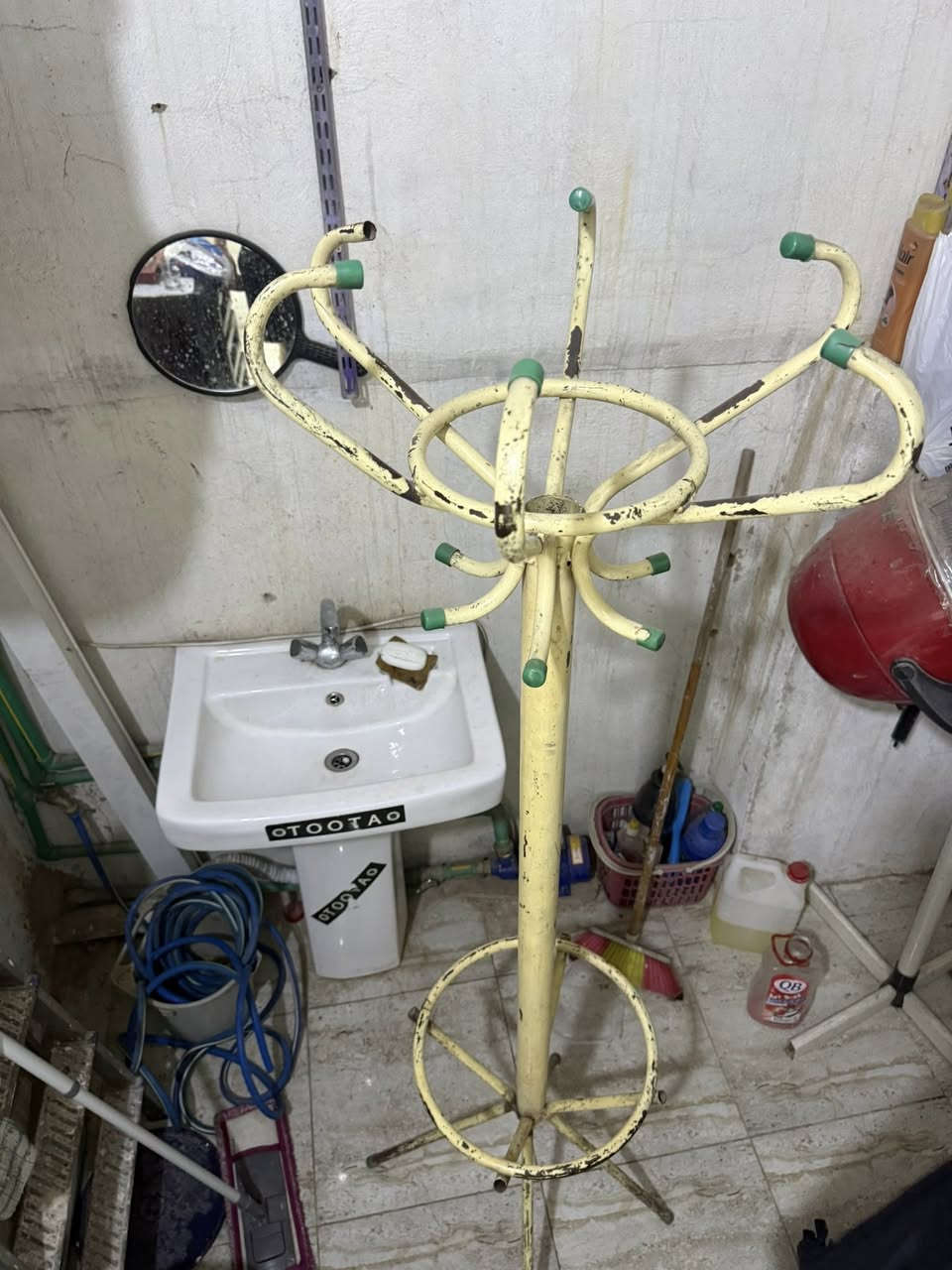 غراض محل للبيع
عربة جرارات نضافه 90 ب25
بنكه ب50
جهاز بخار ب50 
سماعه دي جي ب٥٠ 
قاعدة سشوار 10
شمعه عمل عراقي قديم 40
براد ماء ب50 
موجه لد ب 50
ستول 50
للتواصل ***********
