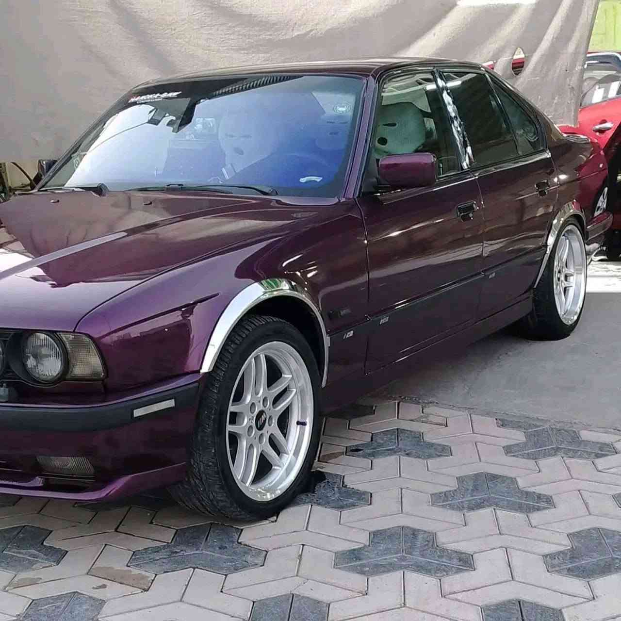 بي ام دبليو موديل 1991 مكفوله من كلشي 
السعر: اكتب رقم 1 يتم الرد عليك خاص تلقائي

مسكر عدل 
كير ومحرك شرط التحويل 
مكان السيارة فلوجه ***********
