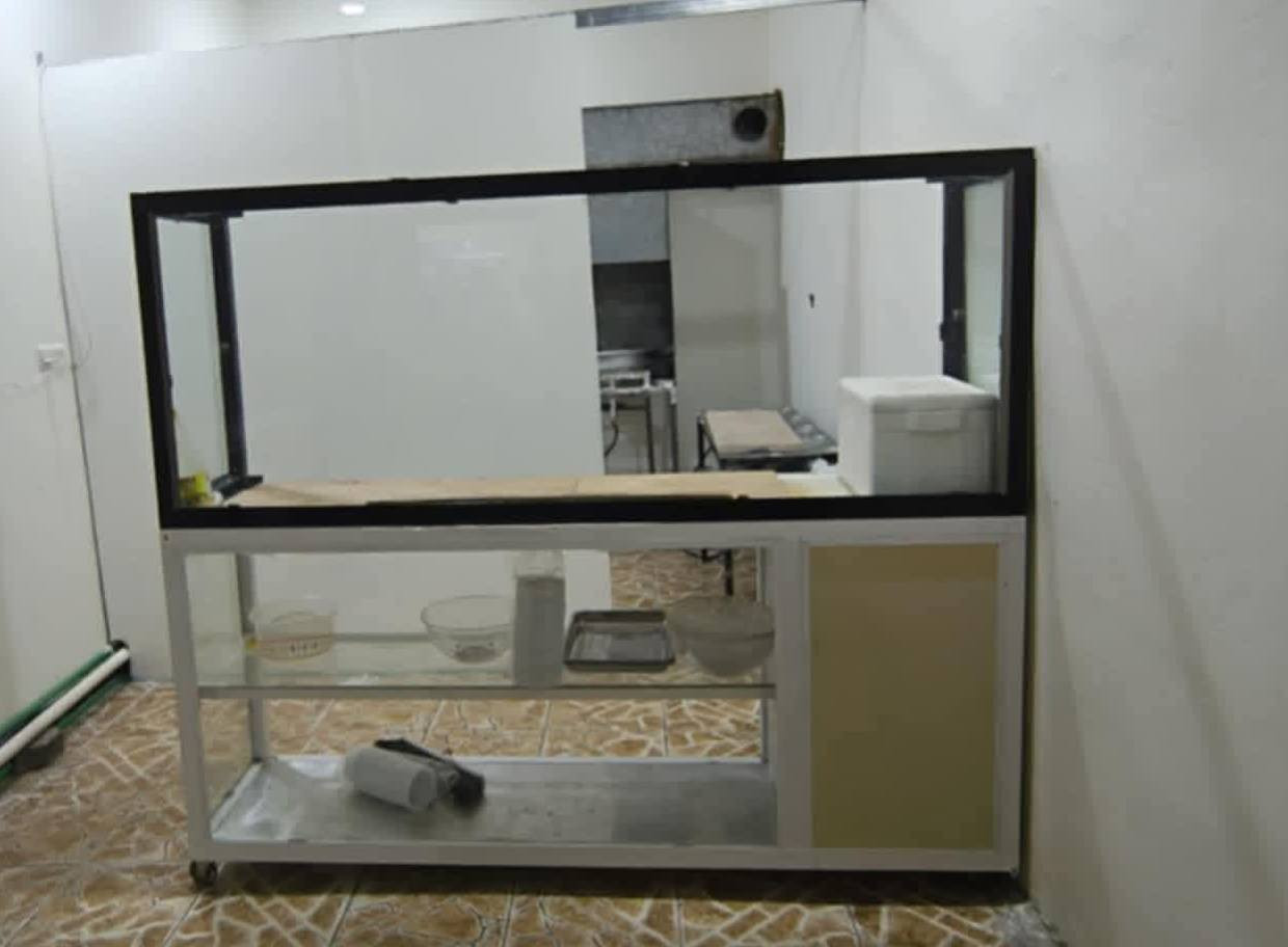 سلام عليكم طباخ كافتريا مع عارضه فلافل  وشوايه بركر للبيع للستفسار مراسله واتساب ***********
