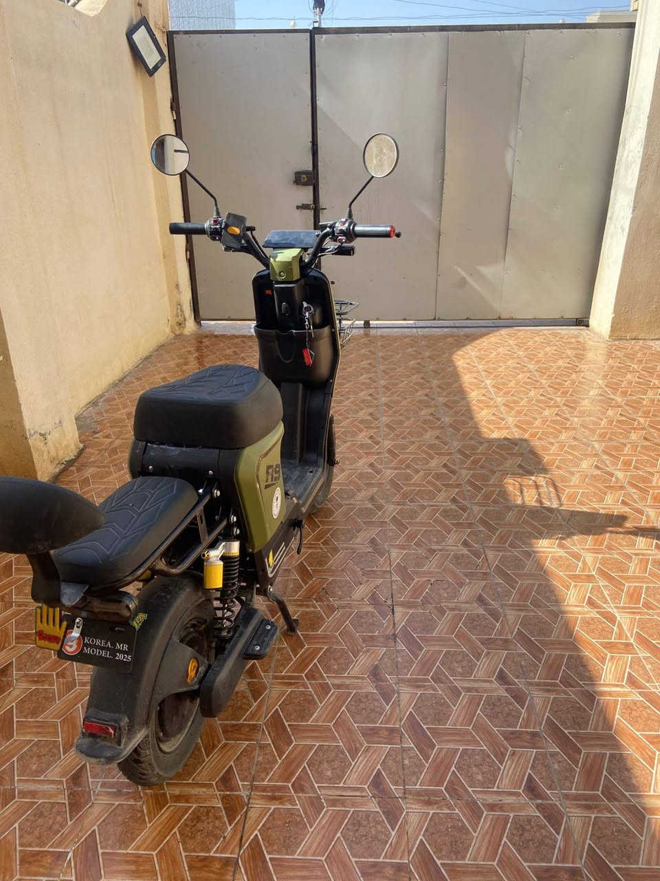 للبيع ماطور شحن R9 نظافه فول السعر 450 وبيه مجال ***********
