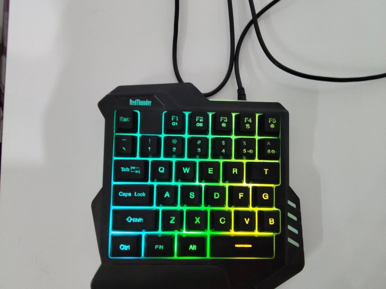 السلام عليكم
اغراض للبيع
1-keyboard gaming Redthunder
RGB
2-mouse gaming Meetion
3-xbox series S/X يدة لون ازرق
زر ال RB مكسور بس يشتغل
زر ال LB عطلان
ال كير اليمين شويه منزوع الغطه ماله بس يشتغل
اليدة شغاله
مكاني كركوك ماعندي توصيل
كلهن ب 40,000


**إذا كنت صاحب هذا الإعلان وتريد حذفه لأي سبب، رجاءا أرسل رسالة إلى الدعم الفني**