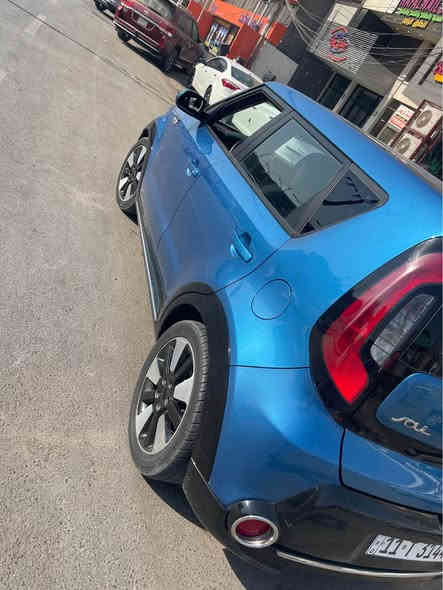 السلام عليكم 
كيا سول موديل (2016) وارد امريكي حادث جاملغ وبنيد كما مرفق بالصور محرك (2000) لون مميز مكان السياره بغداد السعر (115) بيه مجال بسيط للاستفسار *********** بغداد
