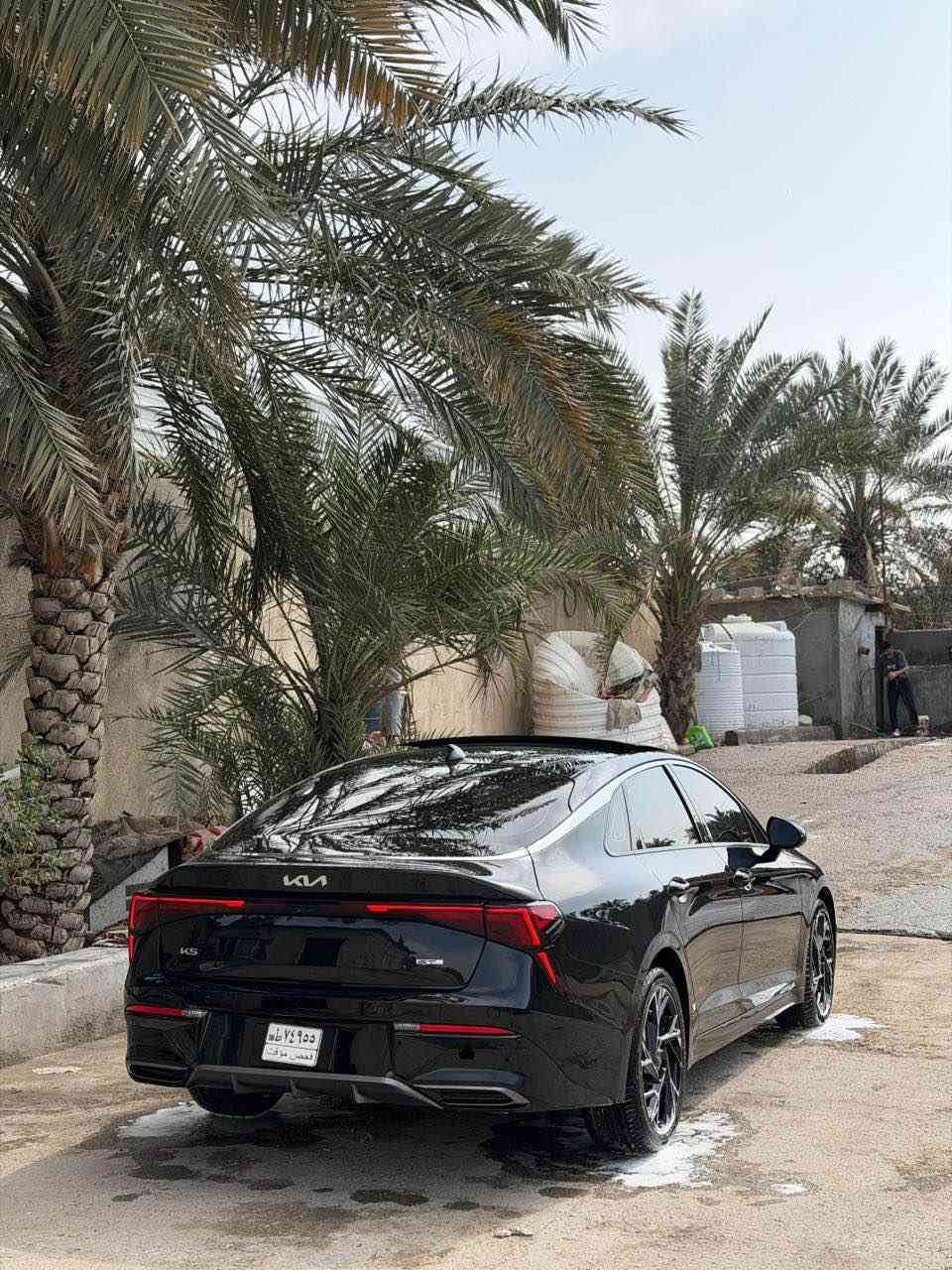 سلام عليكم 
للبيع او المرواس 
كيا k5 جيتي لاين 2025 
فول للاخير قفلة المواصفات 
بيها جاملغ وبنيد مبدلات بقطع بلاديه مال شركة نفس درجه اللون والشذره بدون قطره صبغ وبدون دواخل حته الراديترات بلاديه والدعاميه بلاديه شركة 
السياره زيروو اسم الشخط مابيها وماشيه 4 الاف بعدها بريحت الشركة السياره حره بدون رقم ترقم بليعجبك 
الموصفات ..!
دواخل جلد احمر 
شاشات دجيتل متصله 
تدفئه كشنات 
تبريد لمس 
حساس امامي + حساس خلفي 
بيها 4 رادارات امامي + خلفي + جانبي 
تحديد مسار 
ستيرن هزاز 
والسياره كلها فوول led 
الصالون لمس 
ويرلس شحن 
وبعد بيها كلش هواي مواصفات لان اعلى فئه 
تجي محرك 2500 تنفس طبيعي طياره 
مكان البصره
)))***********((( البصرة, العراق
