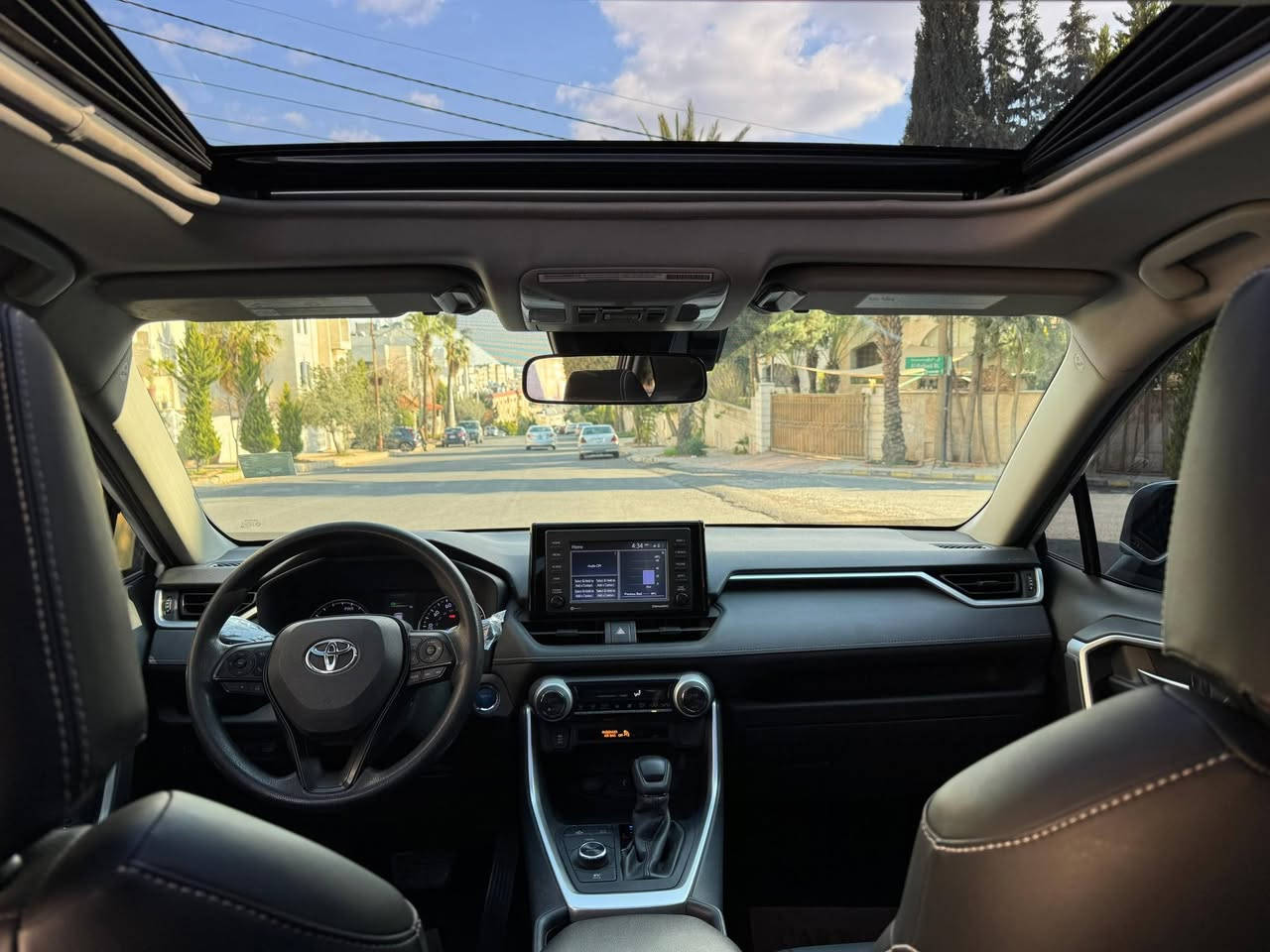 تويوتا راف فور 2020
صنف xle اعلى مواصفات
لون لؤلؤي مميز

تحدي بنظافتها

جمرك جديد لم تستخدم بالمملكه

بسعر حرررق
وارد امريكي

دفع رباعي 4×4

بسعر مغري

عداد قليل اصلي 60 الف

اقتصاديه جدا 380 كيلو بالتنكه

3 انضمه قياده NORMAL +SPORT +ECO 

جير توب ترونك + اتوماتيك

فحص كامل 7 جيد

فتحه سقف 3 حركات

 كاميرات اماميه و خلفيه

شاشه نفجيشن خرائط كبيره 

كراسي كهرباء مدفيه 

غرفه جلد اسود نظيفه جدا

شاحن وايرلس

رادار امامي و خلفي مفعل
مانع تصادم

تحديد مسارب
حساسات اصطفاف ذكي امامي وخلفي 

تحكم كامل بصمه

حساسات Bsm للتجاوز الخاطئ

تحديد مسارب
مكيف منفصل امامي وخلفي

جميع الاضويه full led 

جنطات المنيوم اصليه

ثلاجه وسط 

جهاز إنذار اصلي ضد السرقه

اضائه ترحيبيه

هاند بريك كهربا

اضويه انفاق

واضافات كثيره

كوشوك جديد نخب

غيار زيوت وفلاتر وبواجي  جديد

كاش او اقساط على سنه

مطلوب ،22300 دينار

افحص وين مابدك

للاتصال ٠٧٩٥٥٨١٢٨٣


**إذا كنت صاحب هذا الإعلان وتريد حذفه لأي سبب، رجاءا أرسل رسالة إلى الدعم الفني**