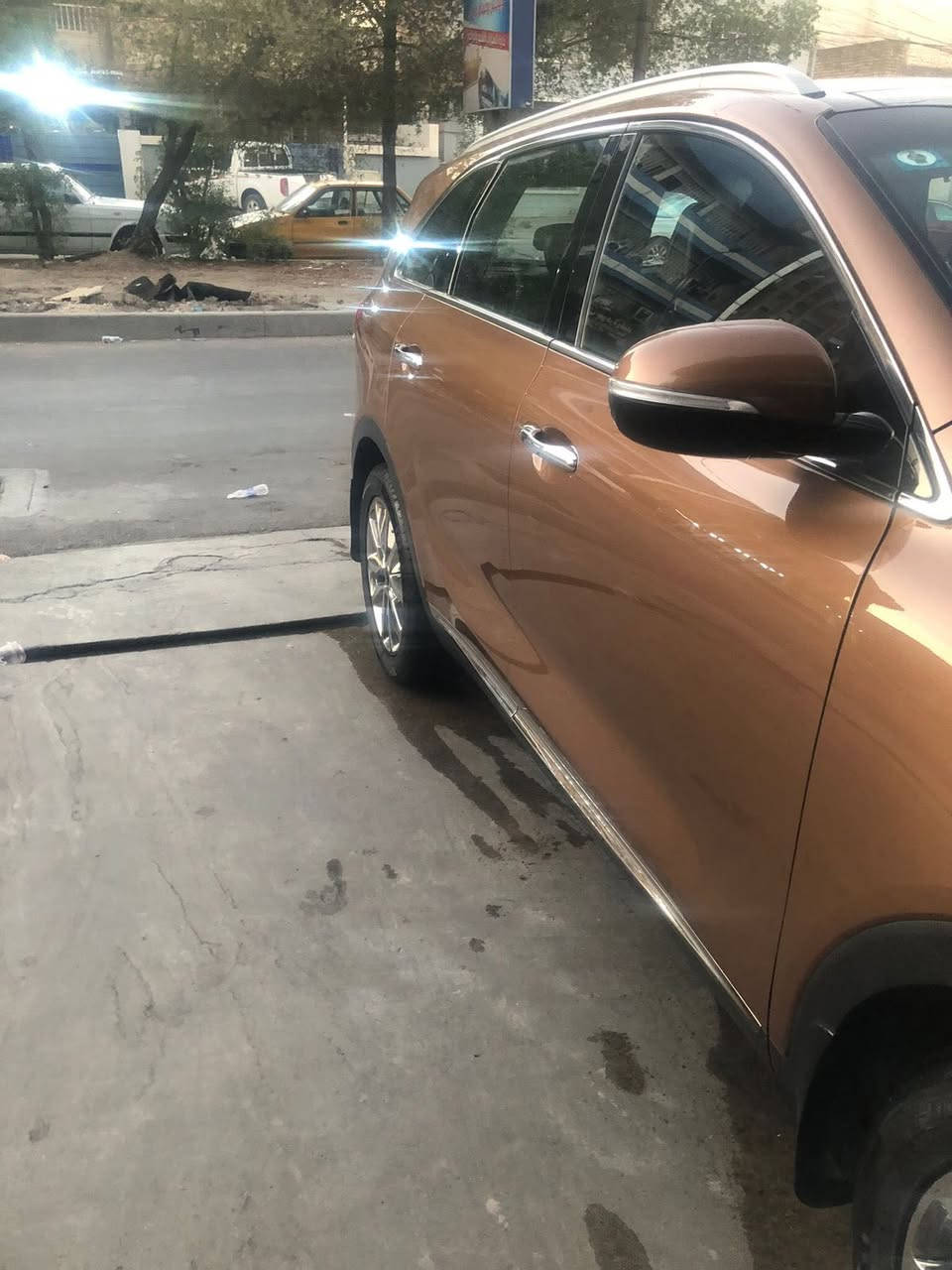 كيا سورنتو موديل 19 شكل 20
رقم بغداد دولي
فول مواصفات 1/1 محرك 6 سلندر
اعلى فئة بالسورنتو
قطره صبغ مابيها 
السونار داخل المنشور 
مكان السيارة  بغداد 
للاستفسار  ***********
