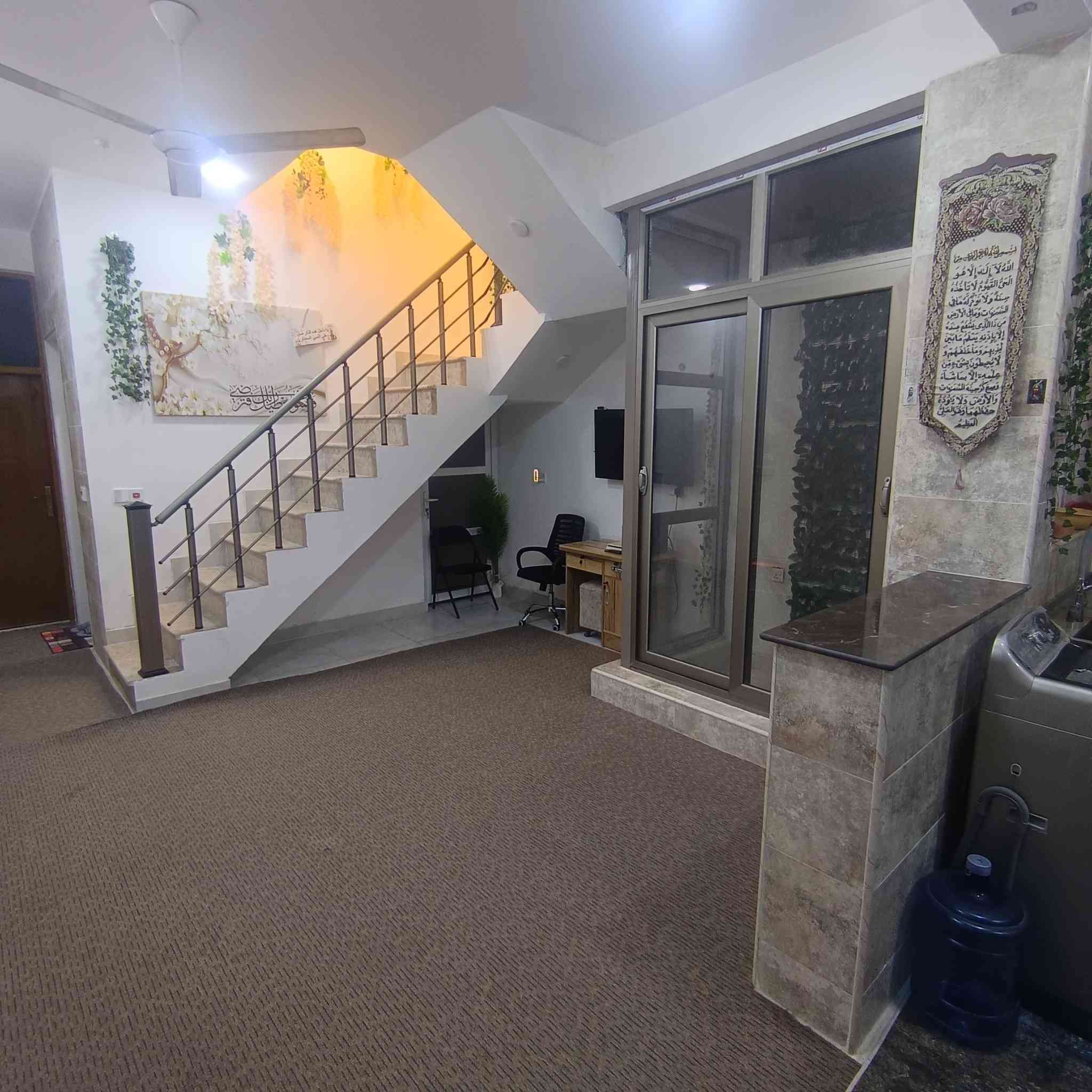 السلام عليكم
للبيع مشتمل 100متر طابق واحد كامل في الخاجيه البلديات سعر 130
للاستفسار اكثر ***********
